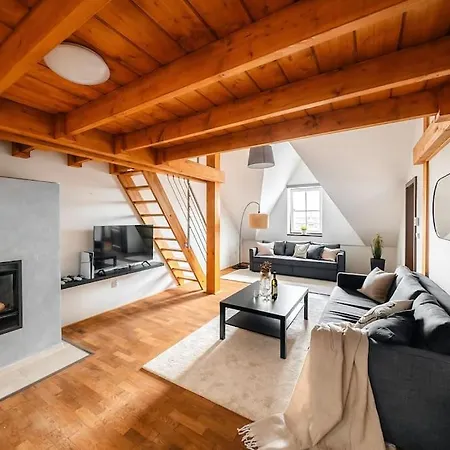 3br 2,5bath Luxurious Big Family Penthouse & Views Apartment *